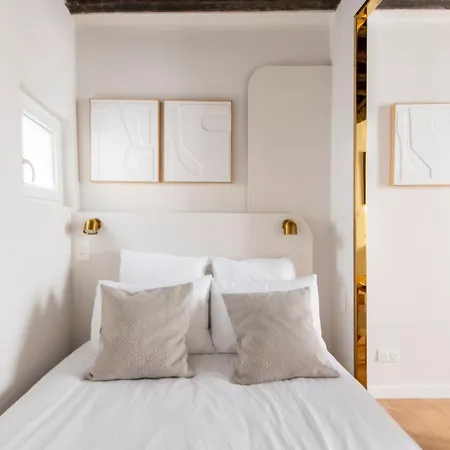 Super - Montorgueil - Designer *