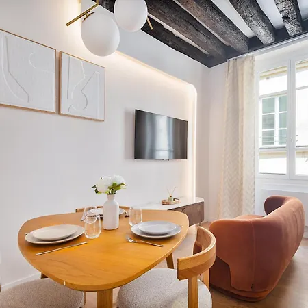 Super - Montorgueil - Designer