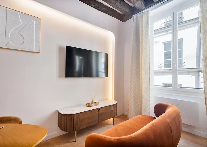 Super - Montorgueil - Designer